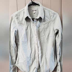 GAP Denim Pearl Snap Button Up Shirt